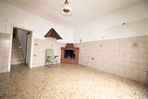 Casa indipendente di 130 m² con più di 5 locali a 