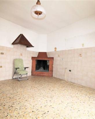 Casa indipendente di 130 m² con più di 5 locali a 