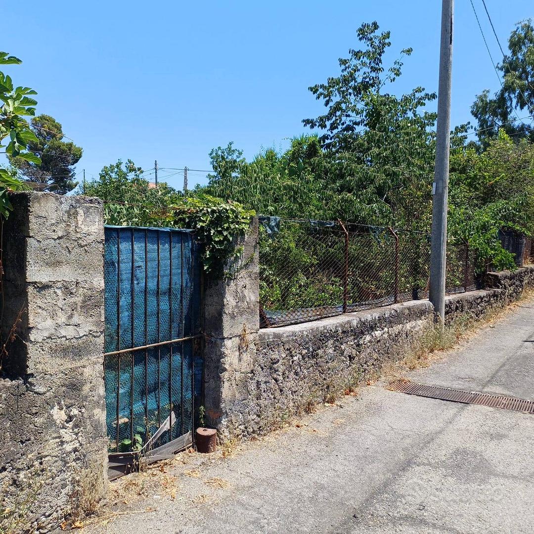 Terreno Edificabile - Aci Sant'Antonio - Vista 2