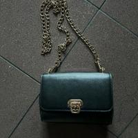 Borsa nera a tracolla