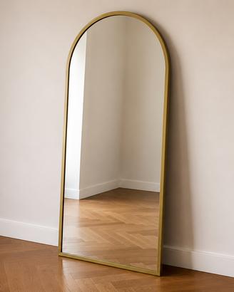 Specchio da terra IKEA ad arco con cornice dorata