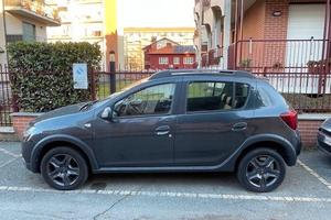 AUTO DACIA SANDERO