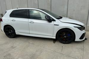 Vw golf 8 R frontale bruciato