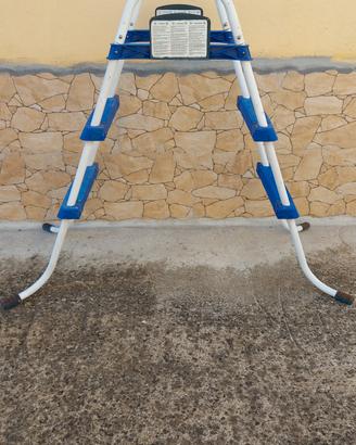 scaletta per piscina