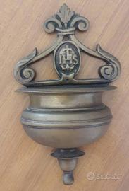 Acquasantiera antica in ottone