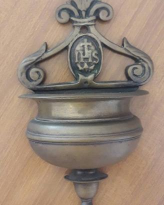 Acquasantiera antica in ottone