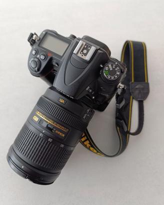 Fotocamera reflex Nikon D7000 + obiettivo 18-300mm