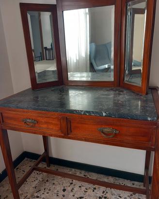 Toilette in legno e marmo primi 900