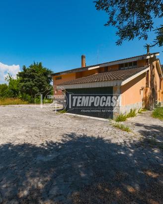 Esclusiva Villa nell'Isola Verde dell'Olgiata, Nu