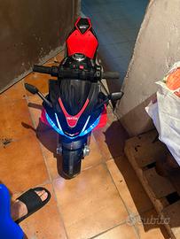 Moto aprilia per bambini elettrica