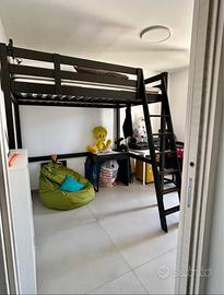 Letto a soppalco IKEA con scrivania e materasso