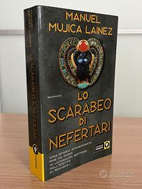 Lo scarabeo di Nefertari - Manuel Mujica Lainez 