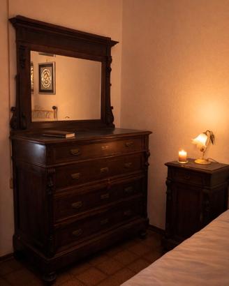 Cassettone primi ’900 con specchiera e comodini 