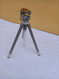 Treppiede "Gitza Gilux Reporter"