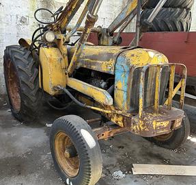 Fordson Major CV 35 - 4 cilindri con caricatore