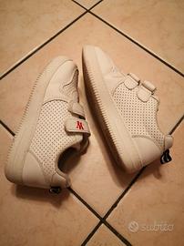 Scarpe basse bianche bambina n. 33 usate. 