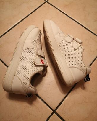 Scarpe basse bianche bambina n. 33 usate. 