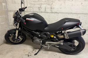 Ducati Monster 696