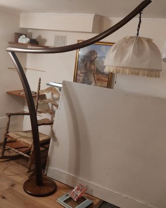 Lampada da terra ad arco artigianale in legno