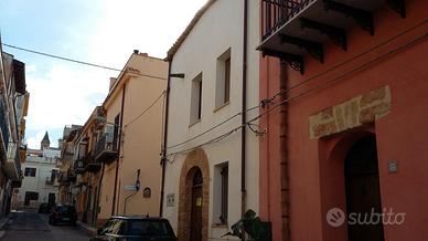 Intera palazzina 3 appartamenti