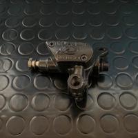 pompa freno anteriore beta