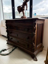 Cassettone in noce stile '500