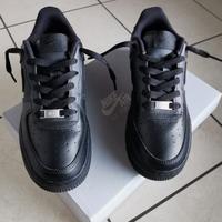 n. 38.5 - Nike Air Force 1, Nere