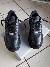 n. 38.5 - Nike Air Force 1, Nere