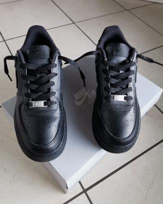 n. 38.5 - Come nuove - Nike Air Force 1, Nere