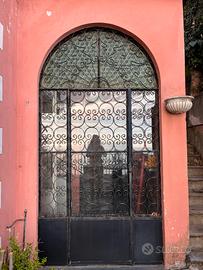 porte ad arco in ferro battuto e vetro