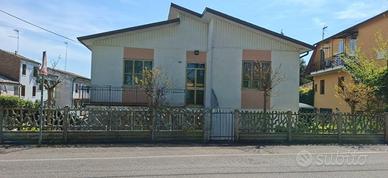 Polesella, casa indipendente con garage e giardino