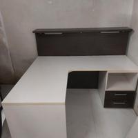 scrivania elle da ufficio in buone condizione 