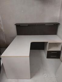 scrivania elle da ufficio in buone condizione 