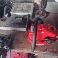 Motosega a scoppio perfettamente funzionante
