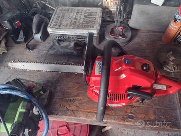 Motosega a scoppio perfettamente funzionante
