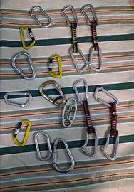 Scarpette e moschettoni da arrampicata