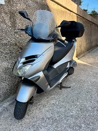 Aprilia Leonardo 250 ST - Scooter