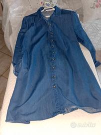 abito in denim con bottoni 