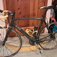 bicicletta da strada in carbonio 