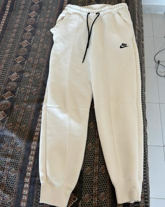 nike tech bianca