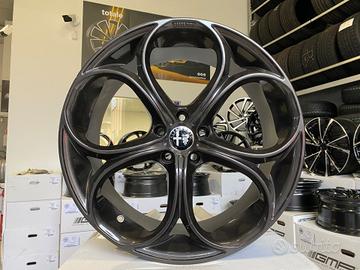 Cerchi Alfa Romeo raggio 18 NUOVI cod.9382