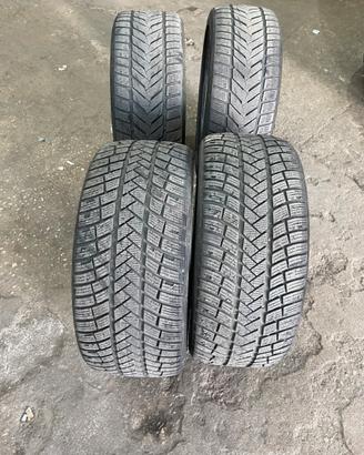 245/40/19 termiche