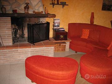 Divano fatto a mano dal tappezziere