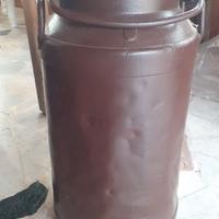 Vecchio bidone latte
