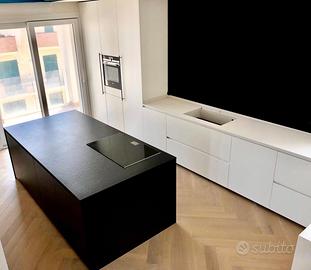 Cucina completa mai usata