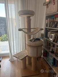 Torre tiragraffi per gatti