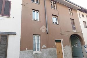 2 LOCALI A LENTATE SUL SEVESO