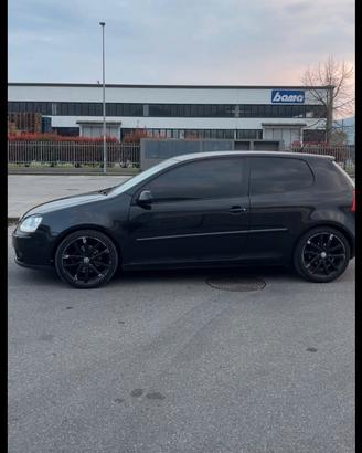 Vengo cerchi da 18 per golf 5 6 7 7.5