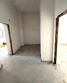 Fabbricato su tre livelli da ristrutturare