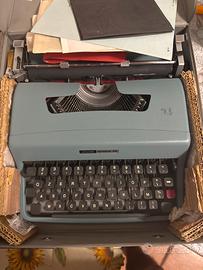 Macchina da scrivere olivetti lettera 32
